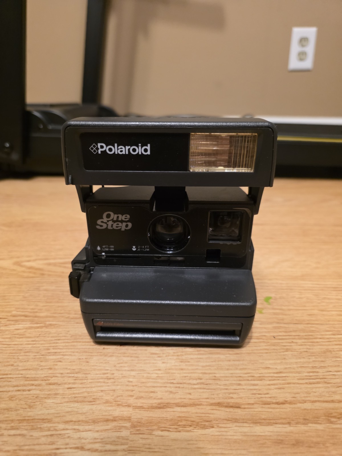 Vintage Polaroid One Step 600 Film Instant Camera