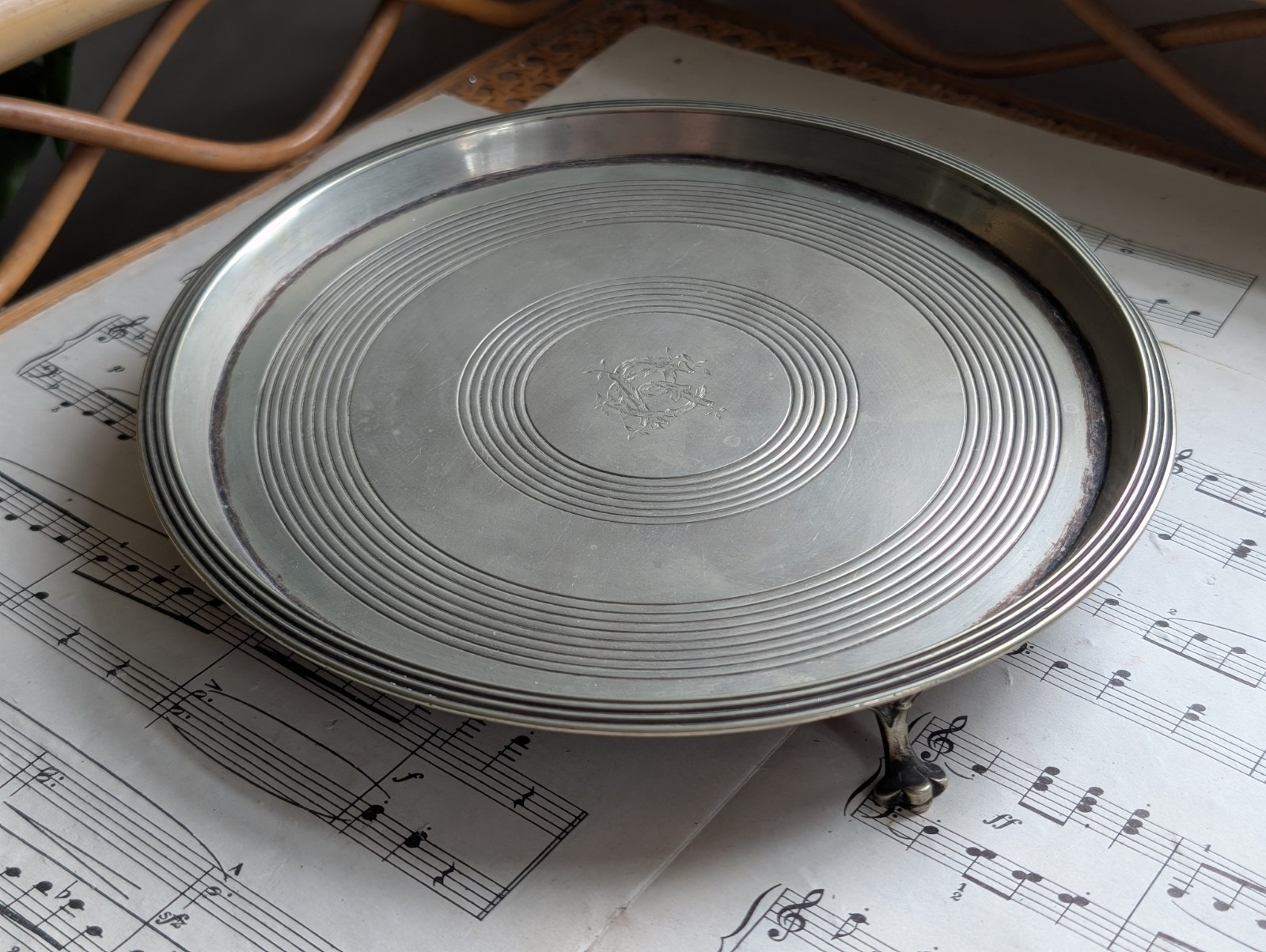 Antique Bracher & Sydenham Silver Plate Waiter Tray Round Footed Ornate Etched