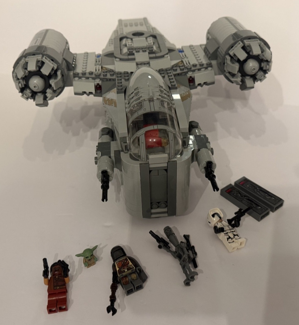 Lego 75292 Star Wars - Razor Crest Complete w/ Minifigures And Manual