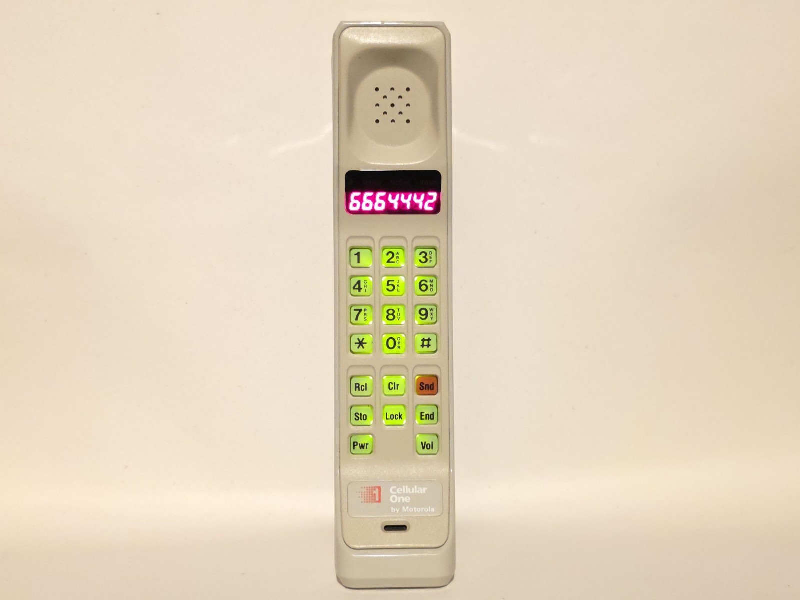 MOTOROLA DYNATAC 8000M - Brick Mobile Cell Phone Vintage Retro Collect