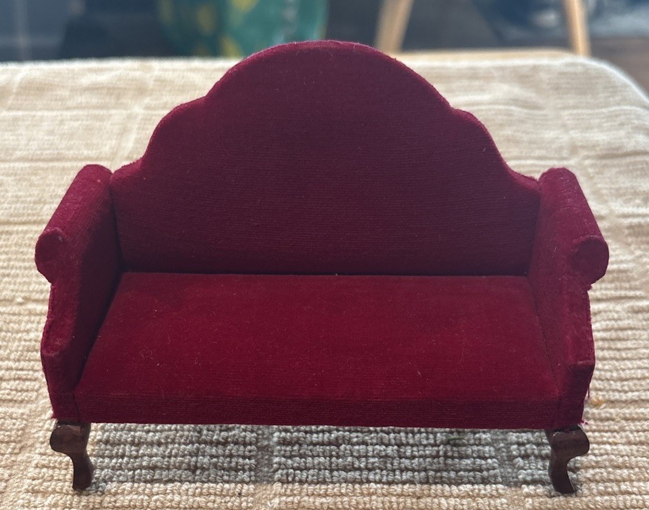 Red Velvet Settee 1:12 Vintage Dollhouse Miniature Furniture never used 