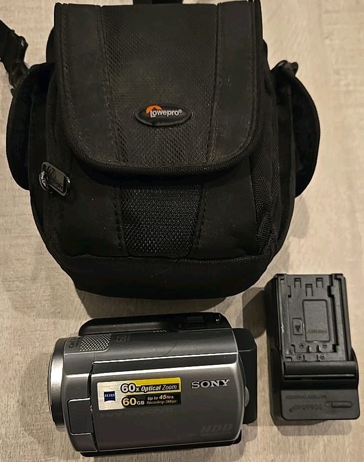 Sony Handycam DCR-SR47 Digital Video Camcorder w/ AC Adapter & Battery Case