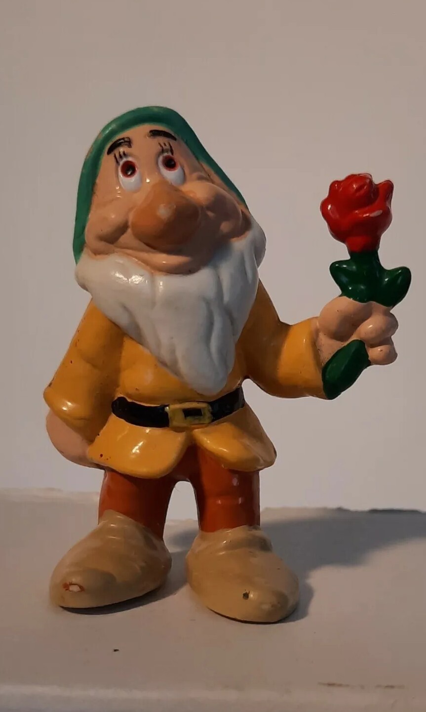 Disney Dwarf Bashful Applause  figure 