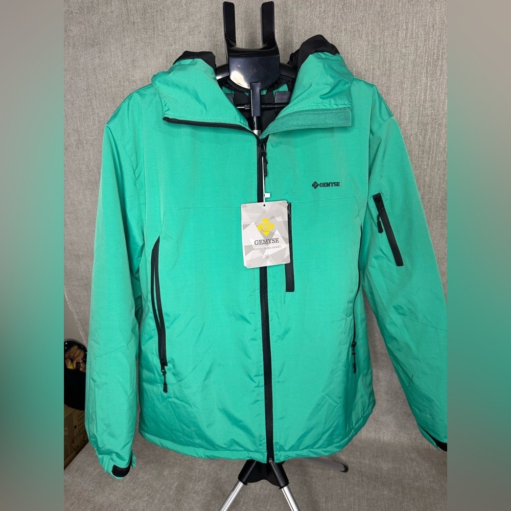 🏔️✨ GEMYSE Women’s Ski Jacket – NWT Size Large