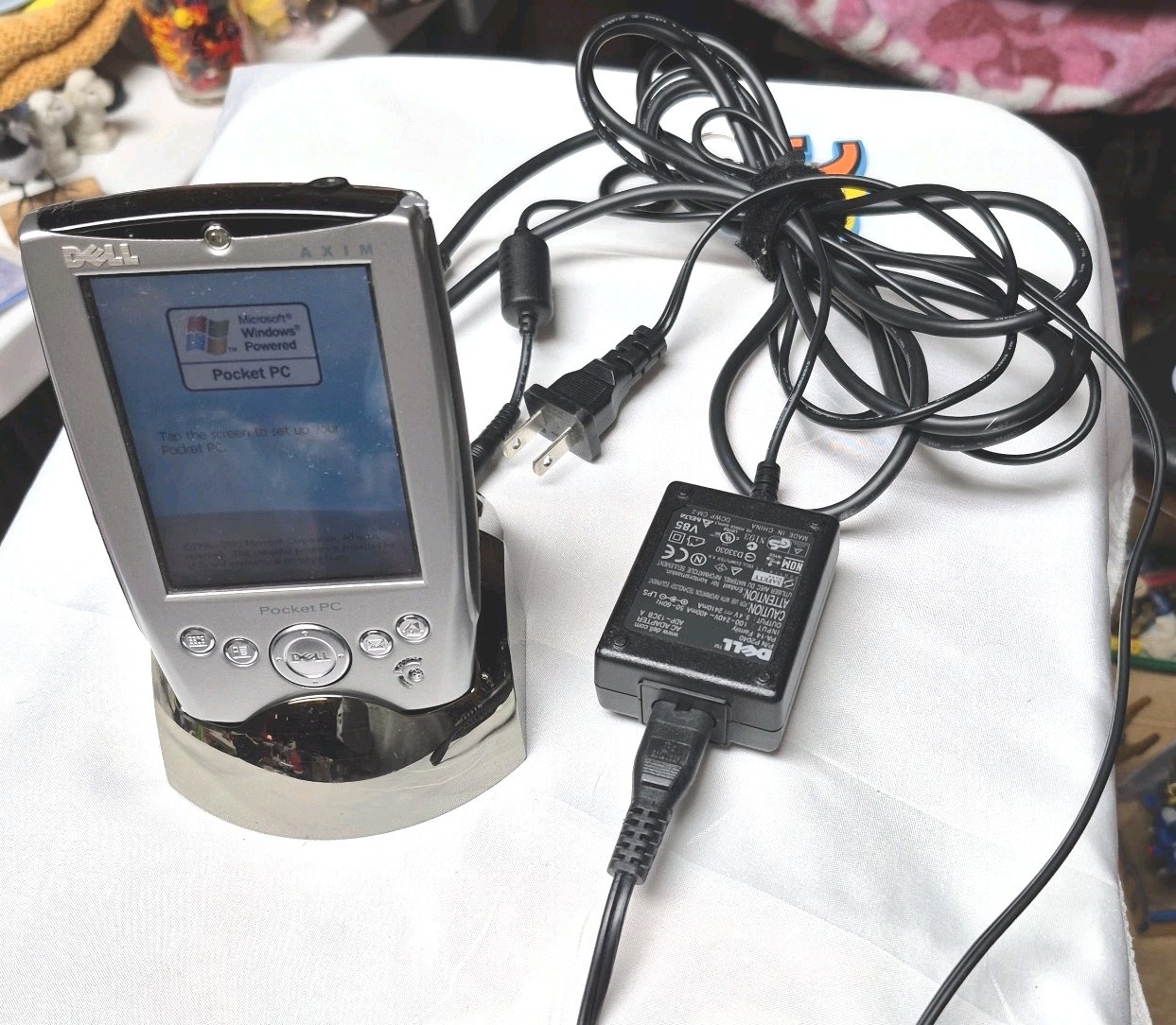 Dell Axim X5 Pocket PC  W/stylus & Charger Working