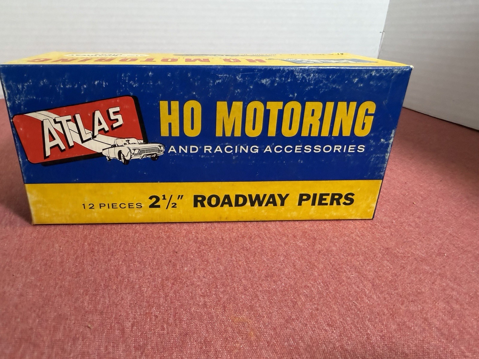 Atlas Ho Scale Slot Car Racing  2-1/2 " Roadway Piers BRAND NEW box of ( 12 )