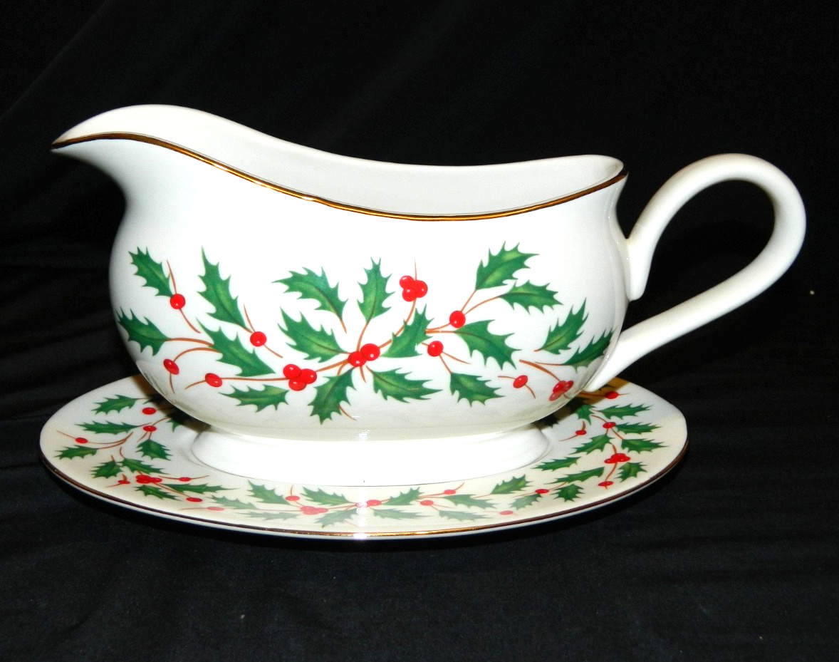 LENOX "HOLIDAY" GRAVY BOAT & UNDERPLATE, MINT COND