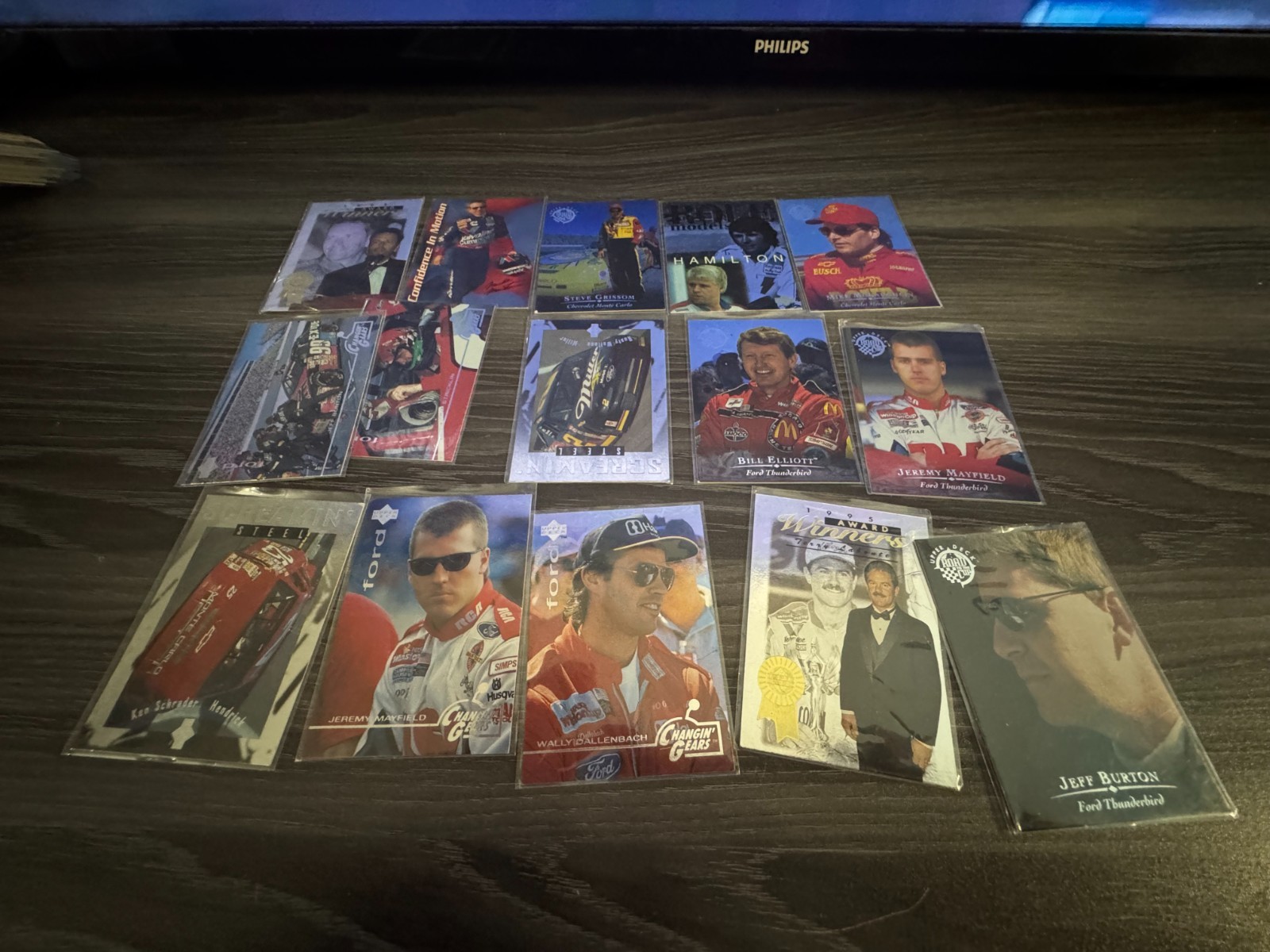 Lot of Vintage NASCAR Cards(524)