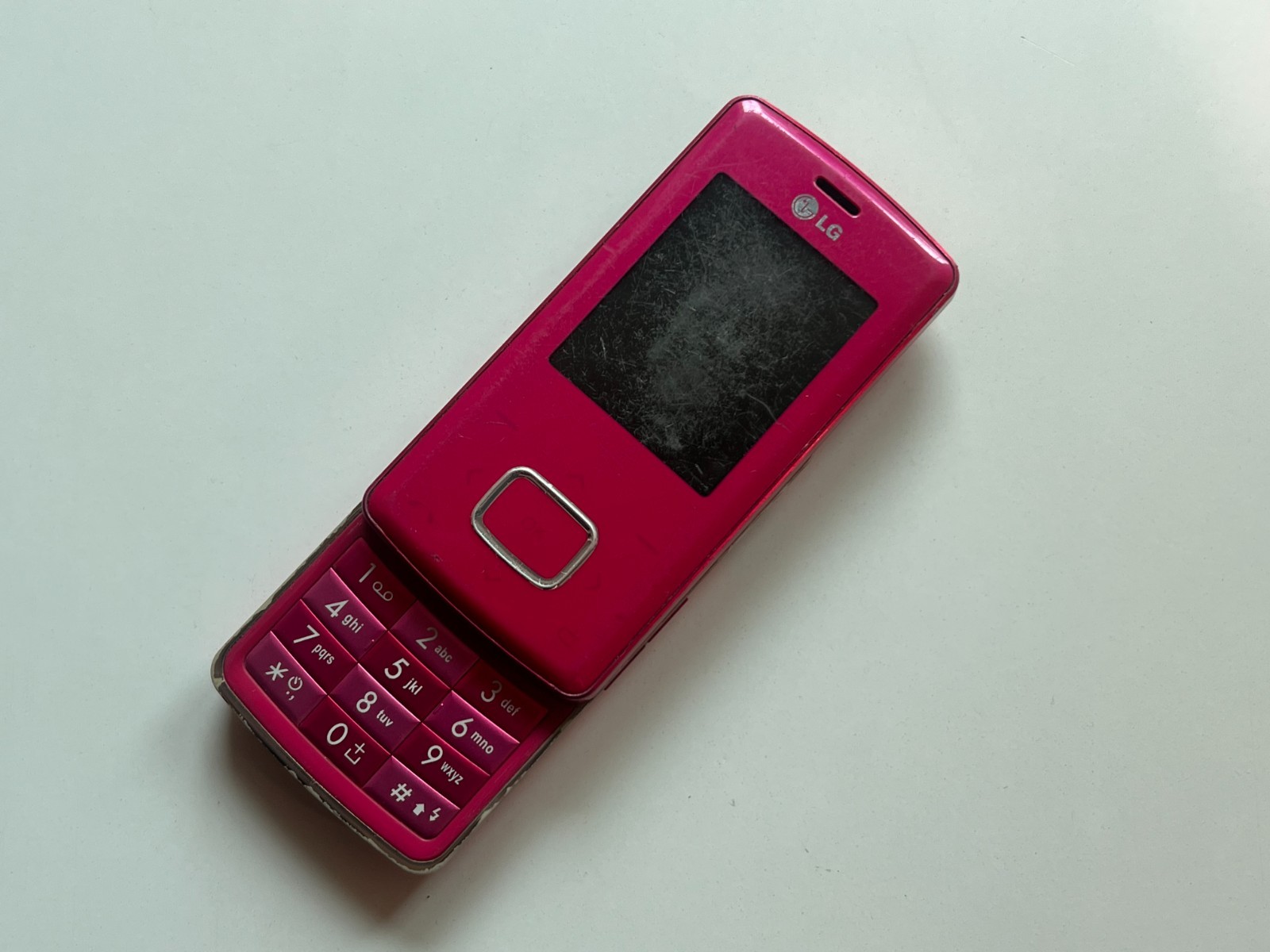LG KG800 Pink color Vintage Cell phone