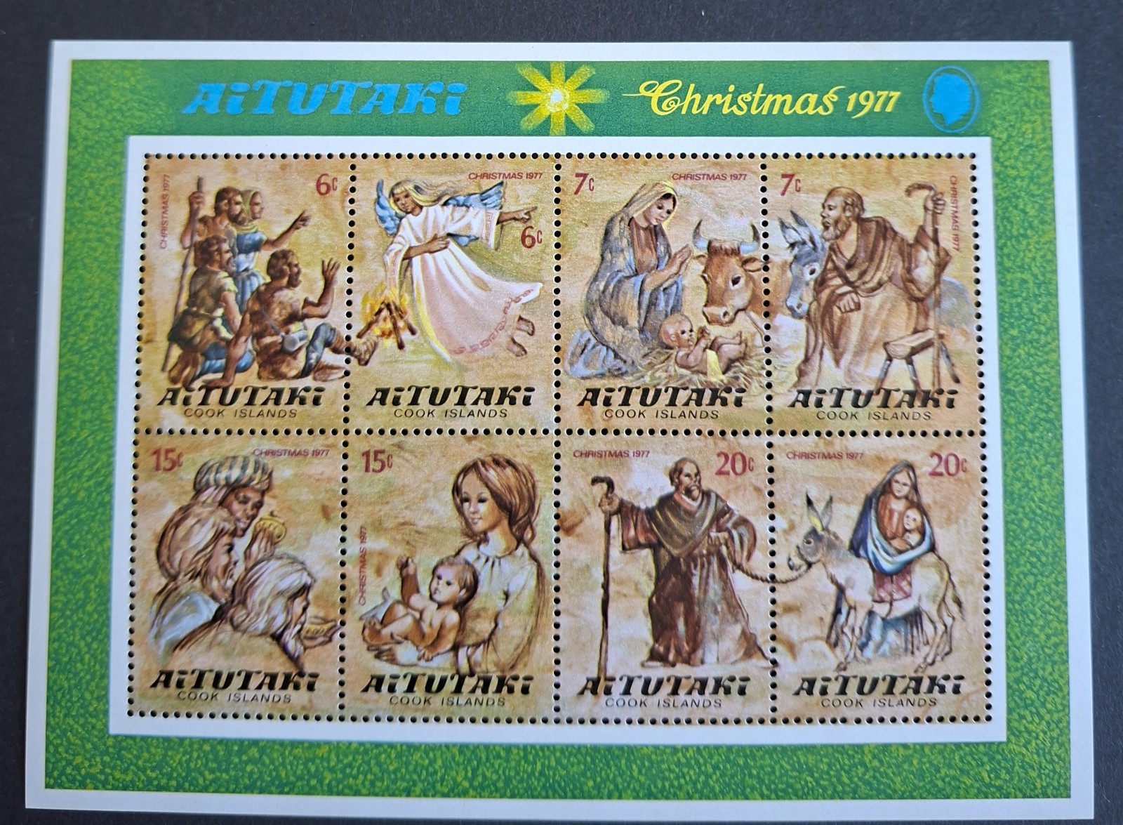 AITUTAKI -1977 UHM "CHRISTMAS " MINIATURE SHEET