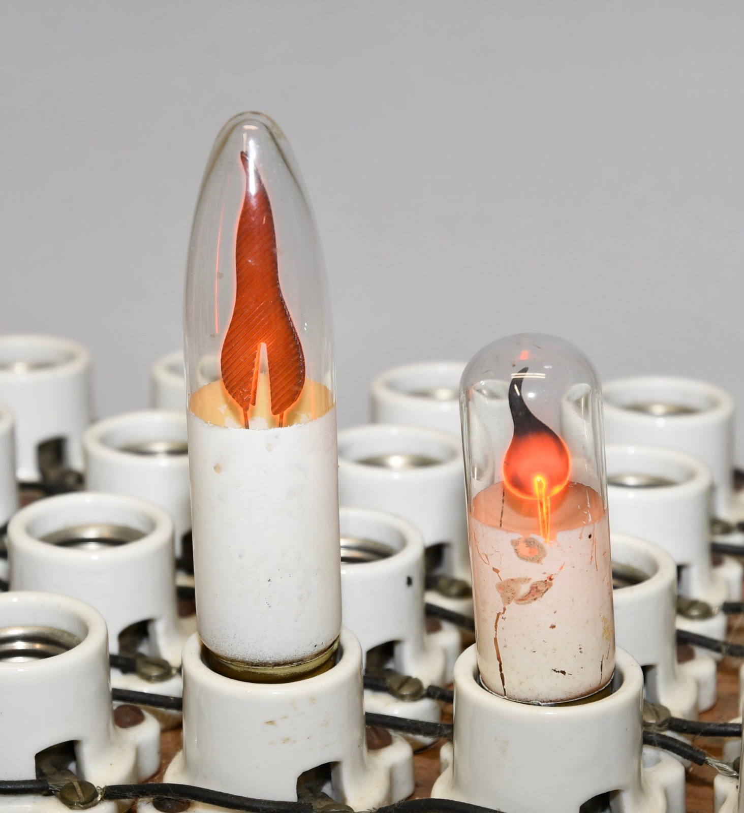 LOT OF 2 VINTAGE AEROLUX NEON FLIKERING FLAME MED.  BASE E26 WORKING LIGHT BULB!