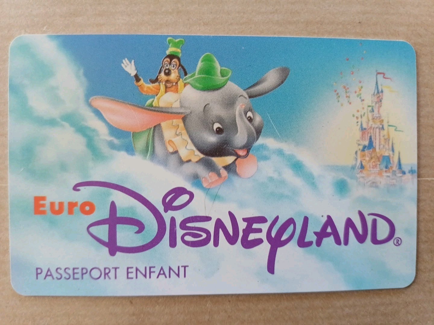 Disney Disneyland Child DUMBO Reverse Euro Pass VGS 00009 06/1992 VF