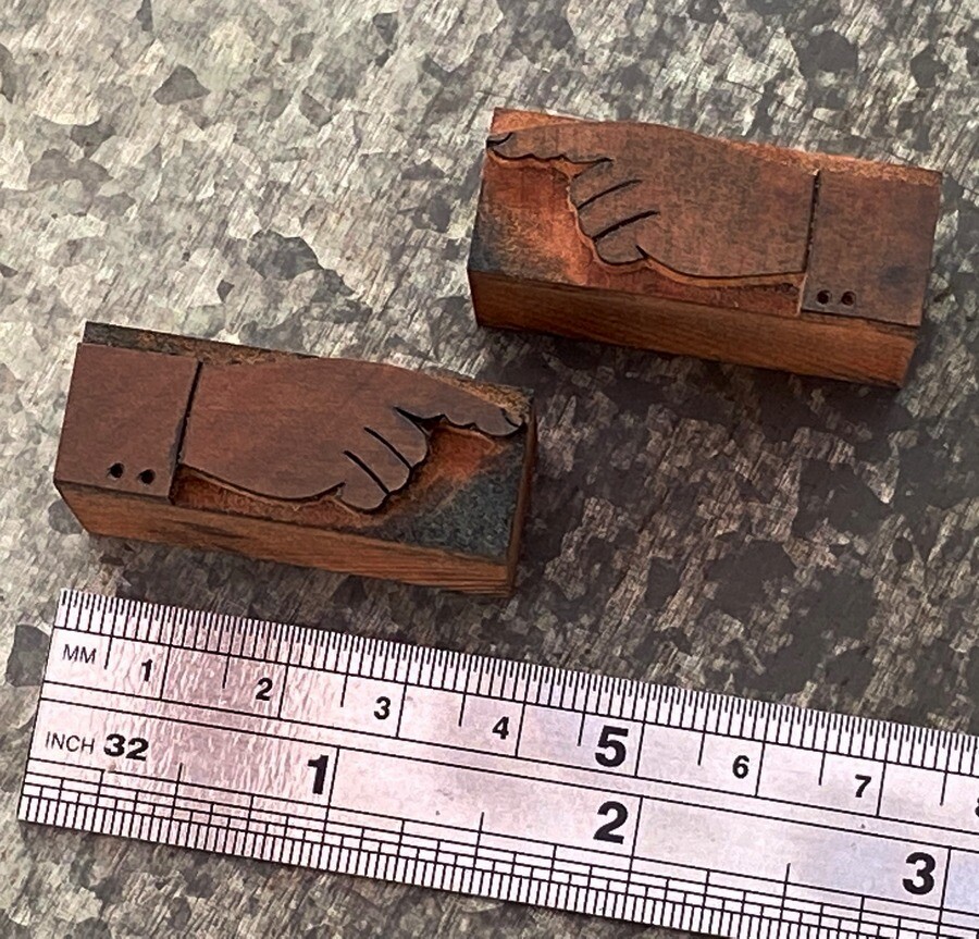 2x POINTING HAND letterpress wooden printing block wood printer type finger old`