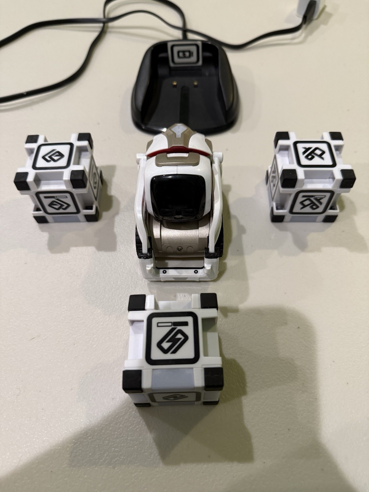 Anki Robot Cozmo with Charging Dock, 3 Interactive Cubes 