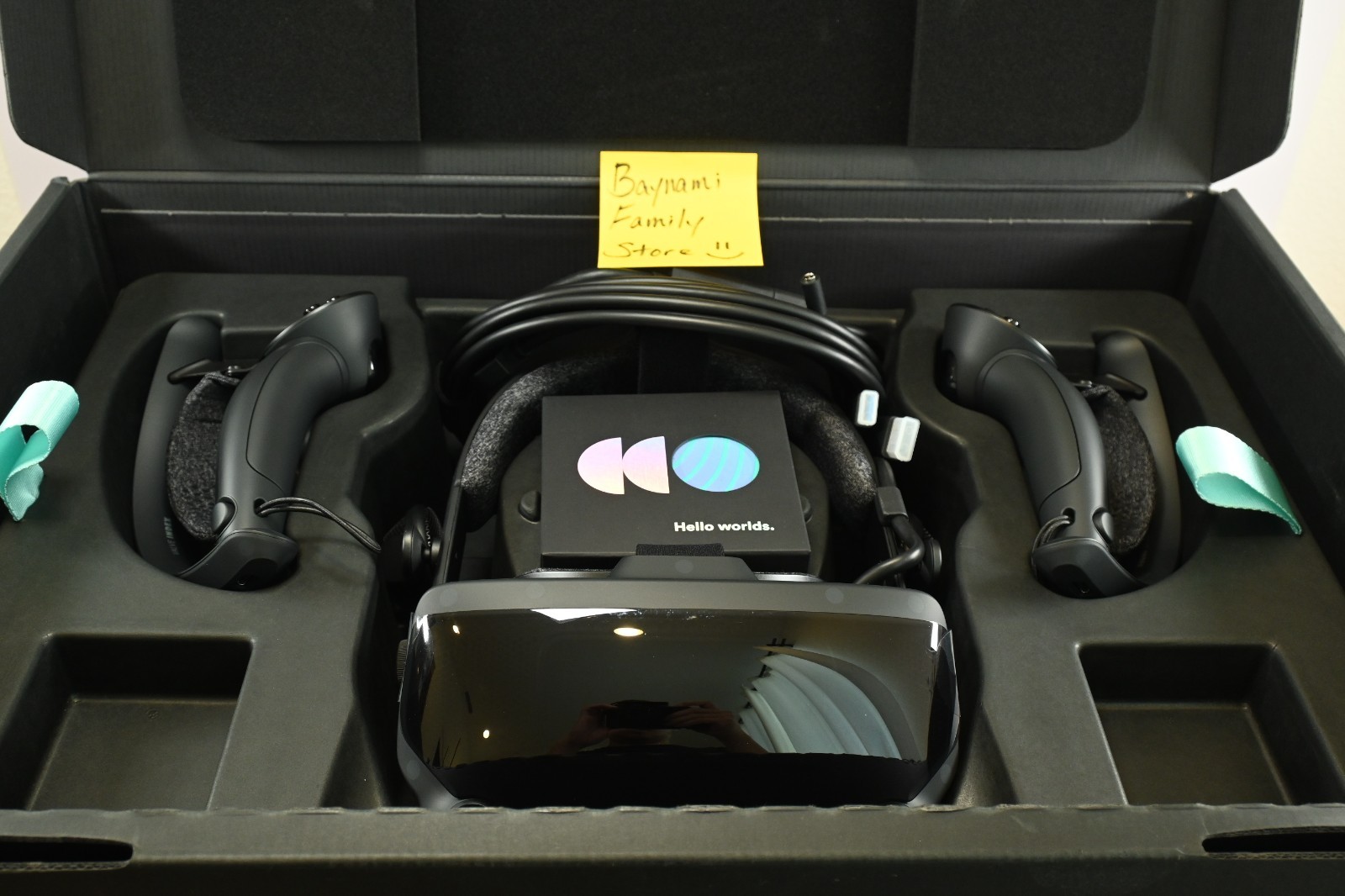 NEW Valve Index VR Headset Kit PCVR + 2x New Controllers - NO BASE STATIONS