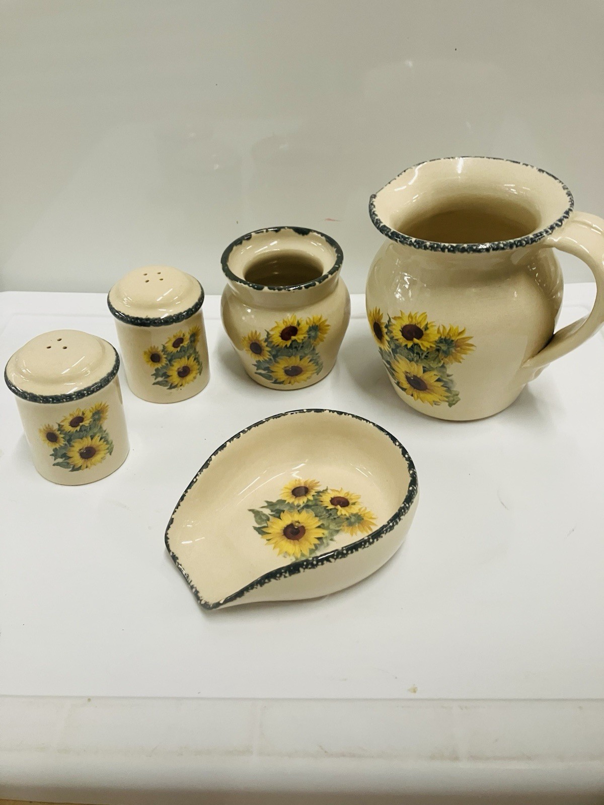 VTG Sunflower Blue Ceramic Pitcher canister Pepper Home & Garden Oven Safe 2002