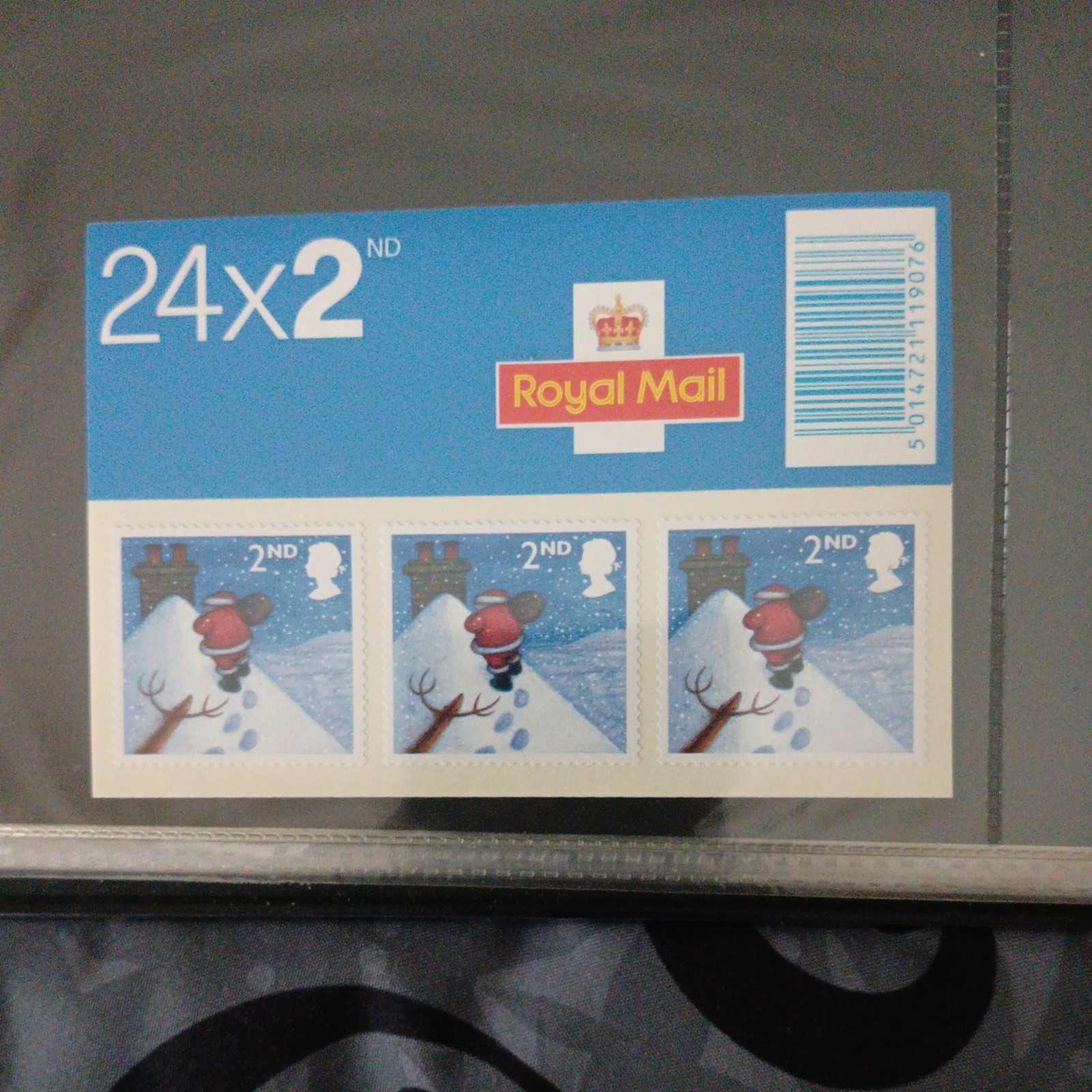 2004 QEII GB 2nd Class Christmas Stamps Booklet / Sheet - Self Adhesive