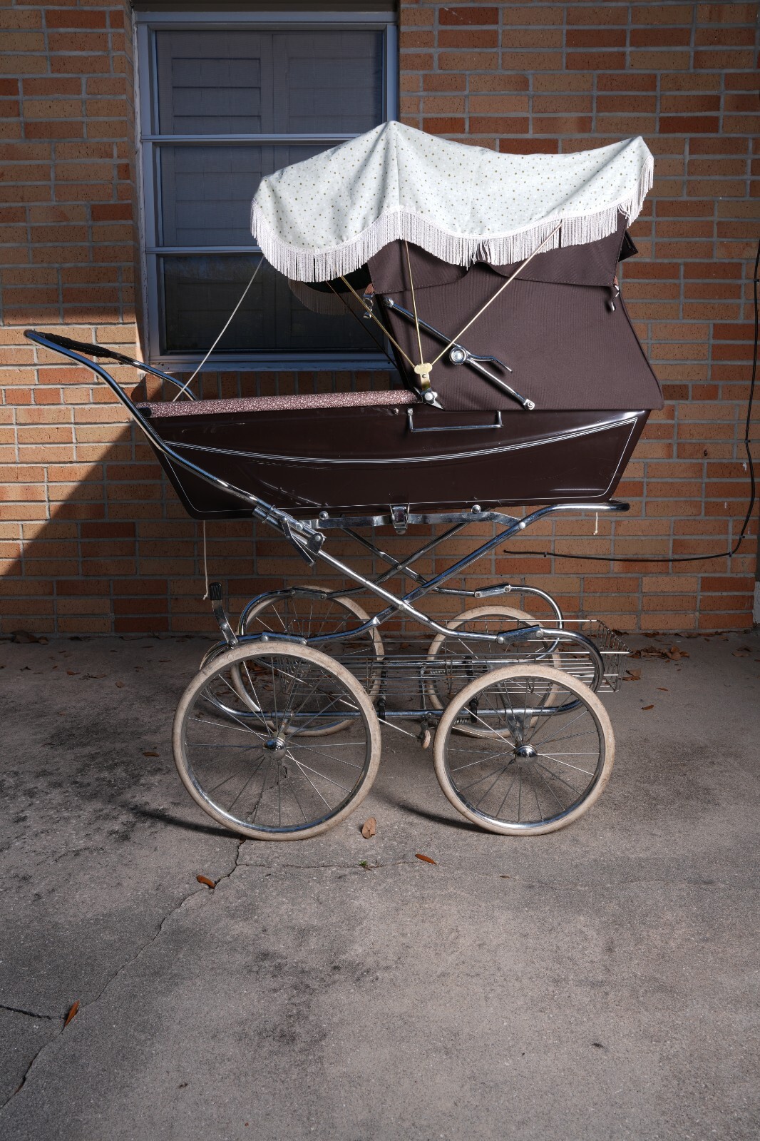 Silver Cross baby carriage/ pram; vintage in excellent condition, w fringe trim