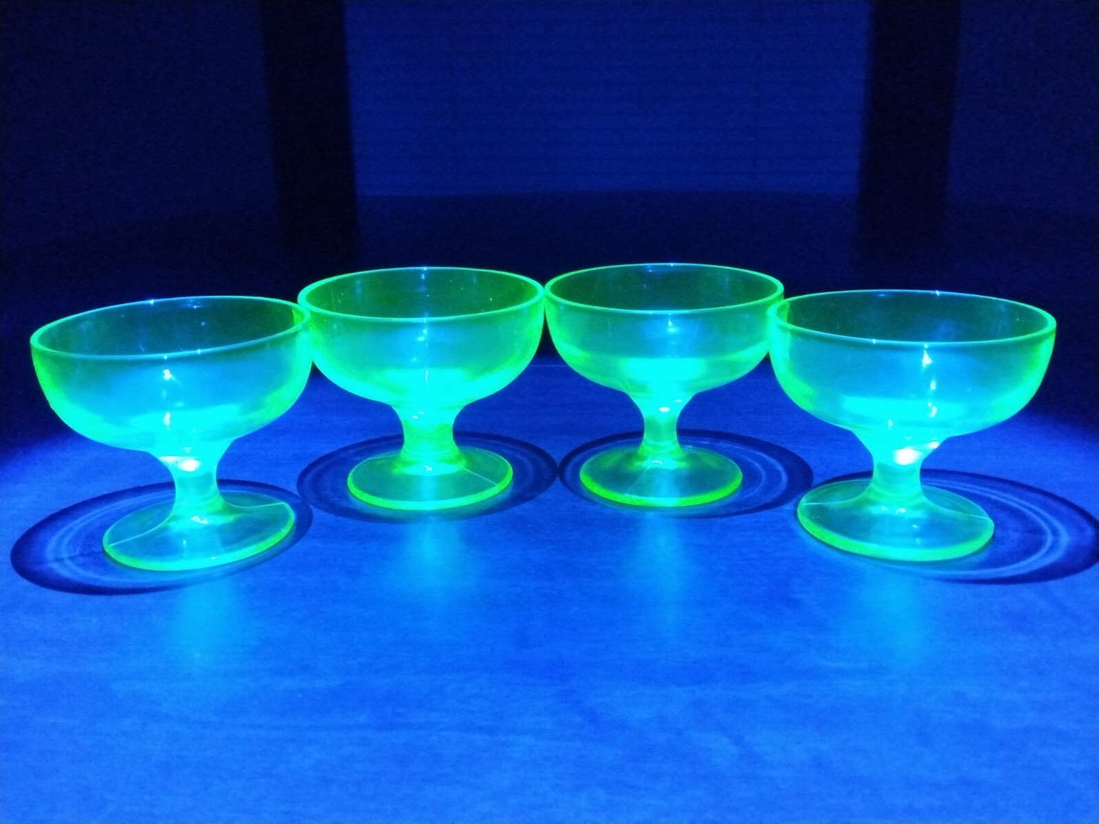 Vtg Green Depression Glass Uranium Footed Sherberts Cocktail Glasses Lot of 4