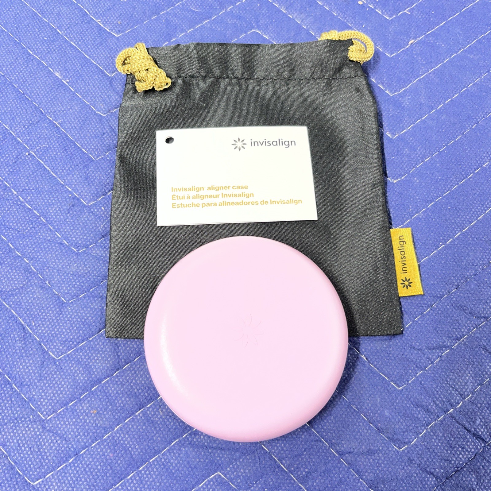 INVISALIGN Aligner and Retainer Magnetic Closure Resin Case Pink NEW with Pouch