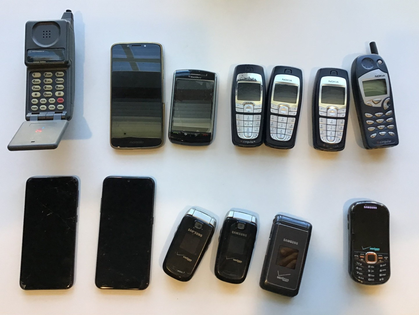 Lot of 13 Phones Some Work Some Dont, Please Read Discription!!!