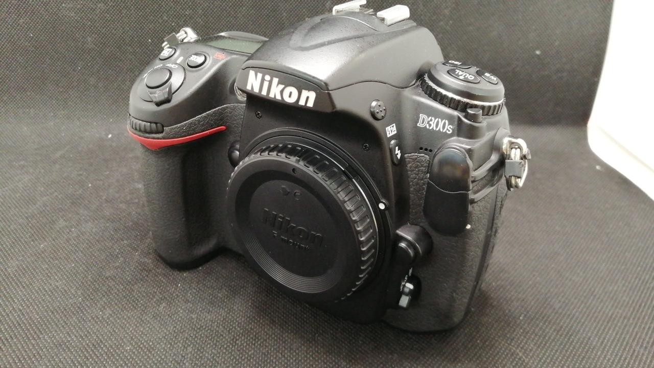 Nikon D300S DSLR Camera Body 12.3MP APS-C CMOS Used From Japan