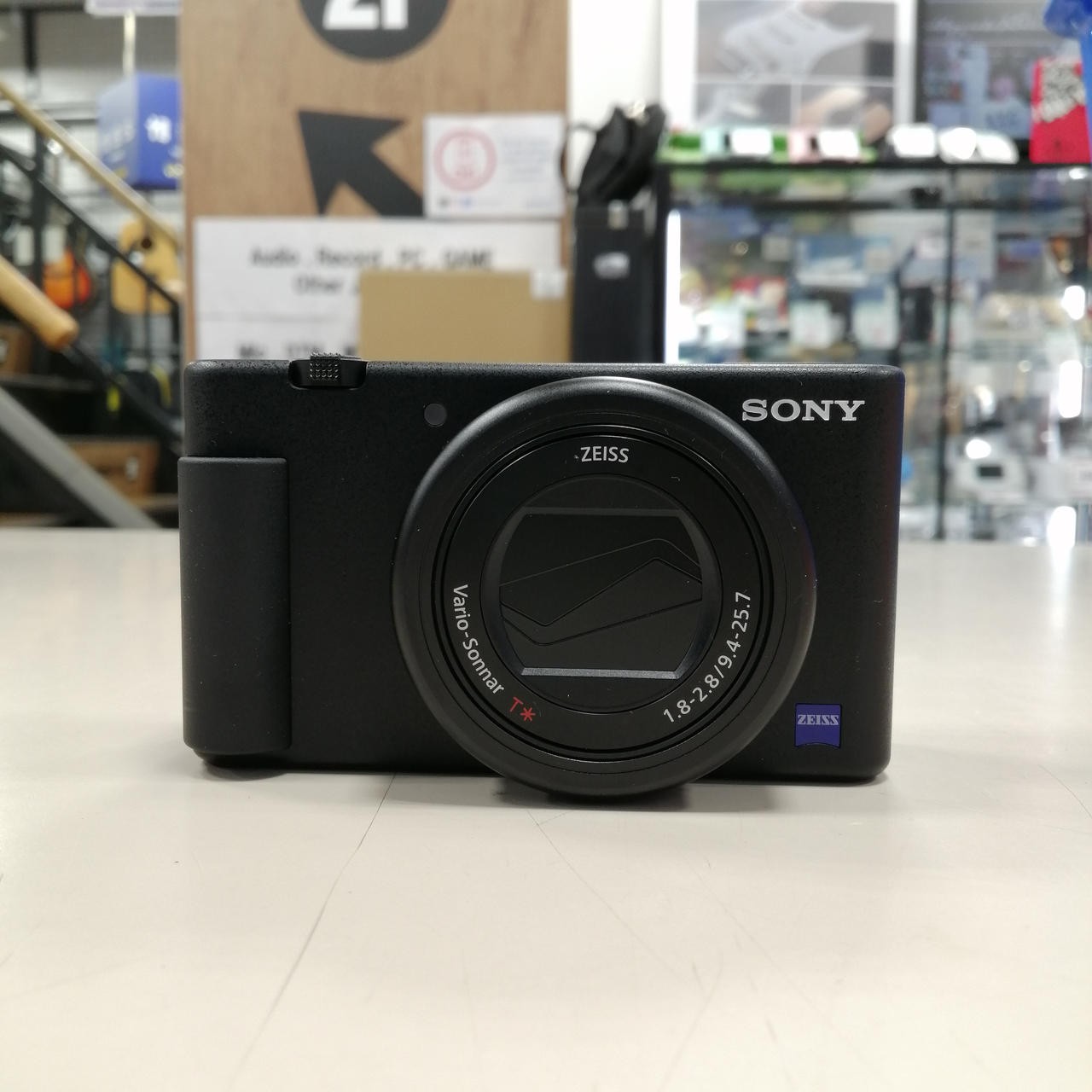 Sony ZV-1 Compact Digital Camera with Flip Screen, 4K, Vlog Capable From Japan