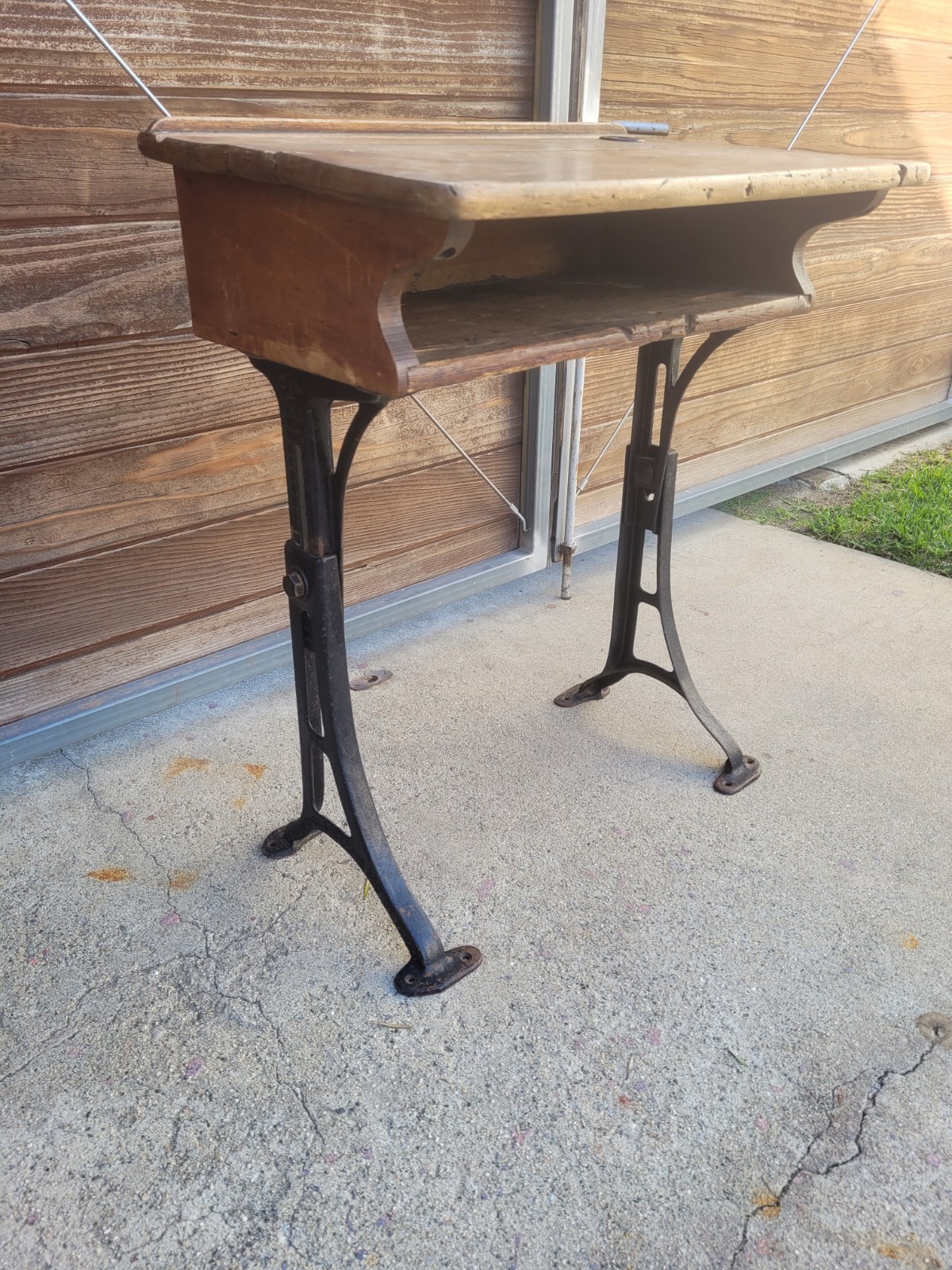 Antique Kenney Bros & Wolkins Cast Iron Legs Ink Well School Desk