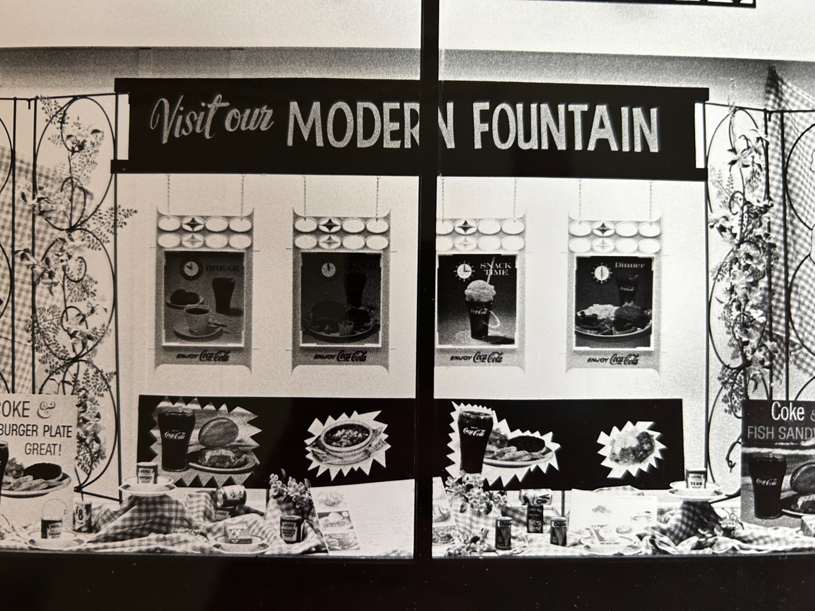 1960s Coca-Cola Visit Our Modern Fountain Original Photo