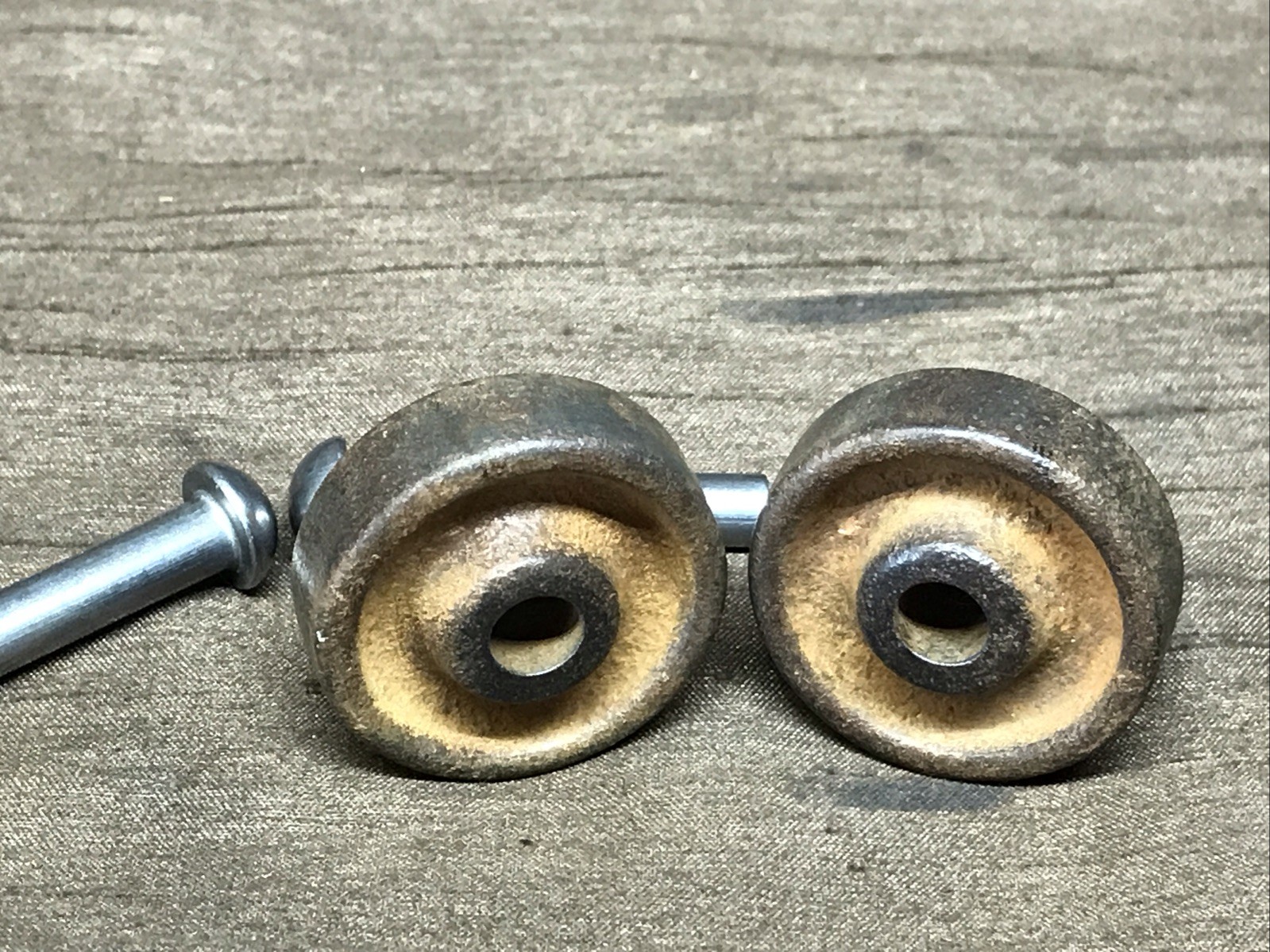 Set Of 2 Antique Singer Treadle Sewing Machine Cast Iron Wheels w/ Axles