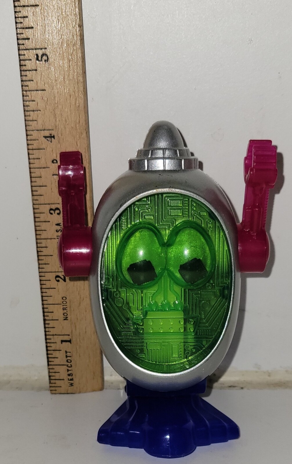 2002 ~ Wendy's ~ Robot ~  Oldemark LLC ~ Toy