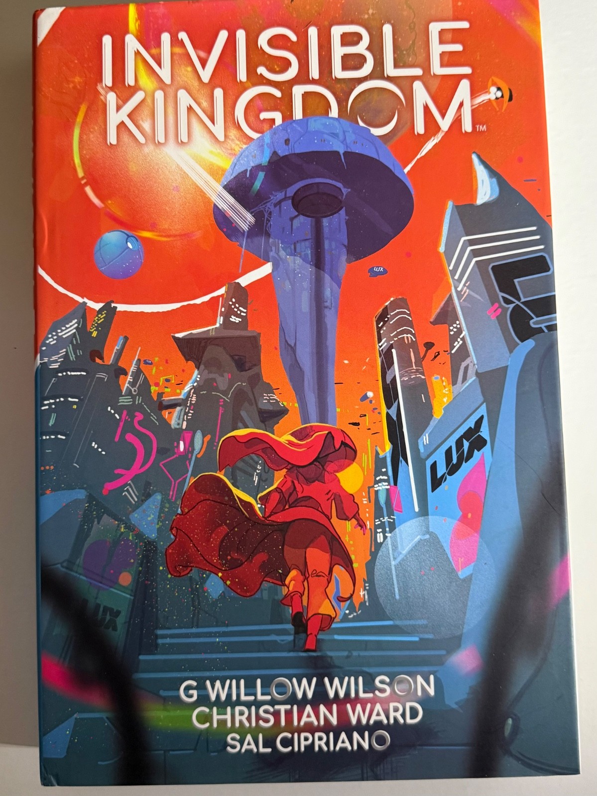 Invisible Kingdom Library Edition (Dark Horse Comics October 2022)