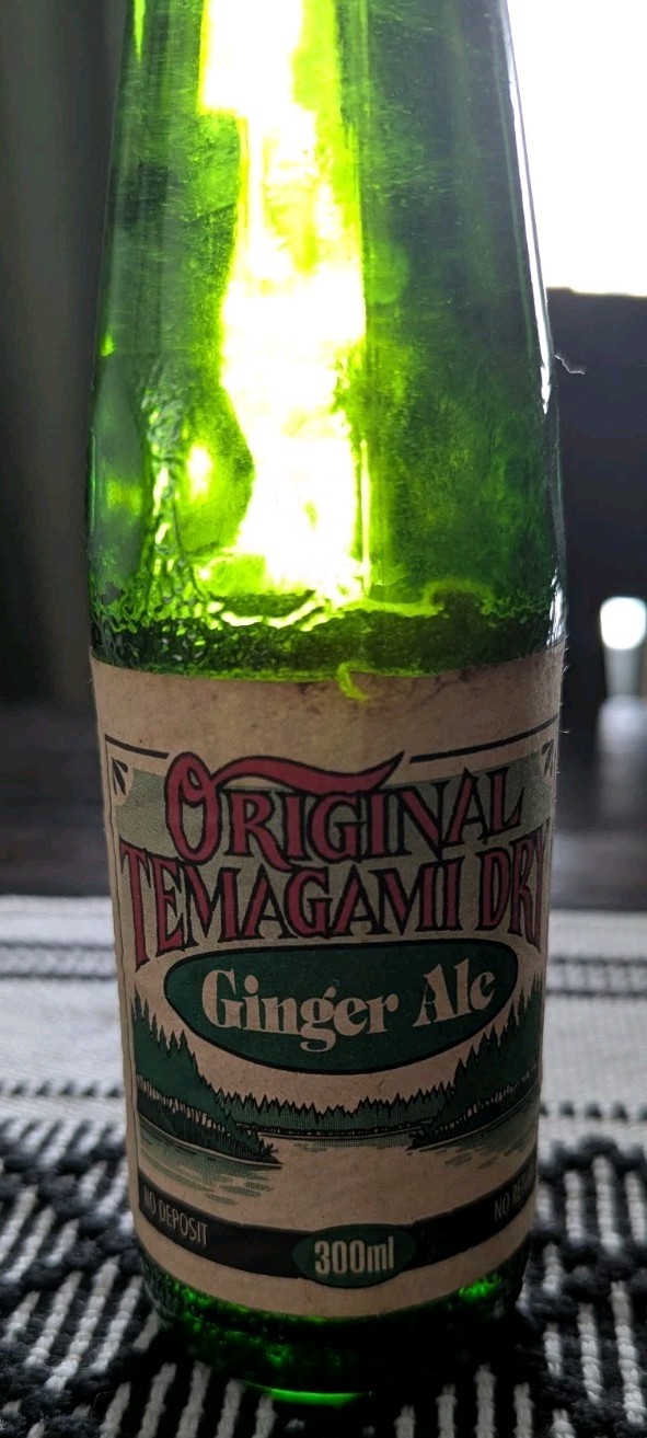 Temagami Dry Ginger Ale Paper Label Bottle