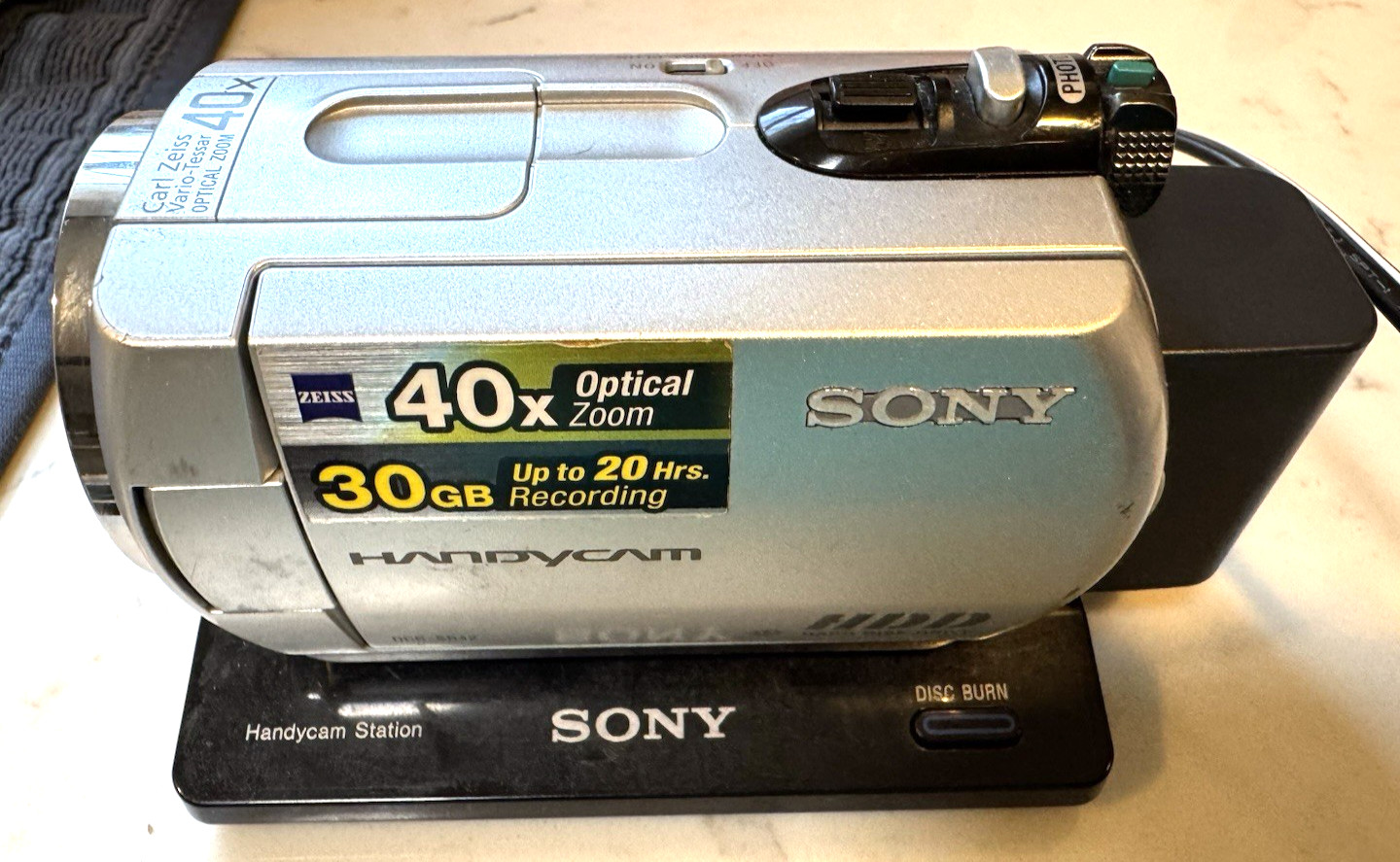 Sony Handycam DCR-SR40 (30 GB HDD) Camcorder - with Station/Charger & Case