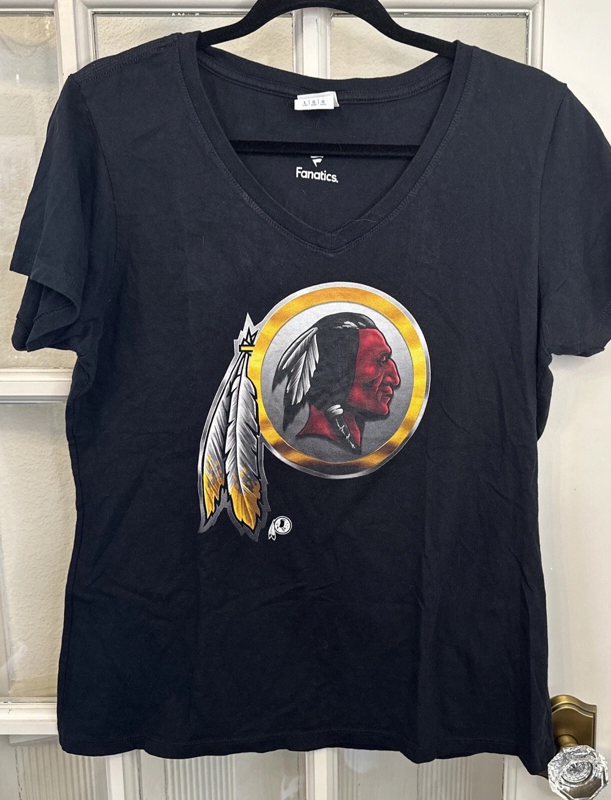 Washington Redskins T-shirt Tee Women's Medium V Neck Top Fanatics NFL