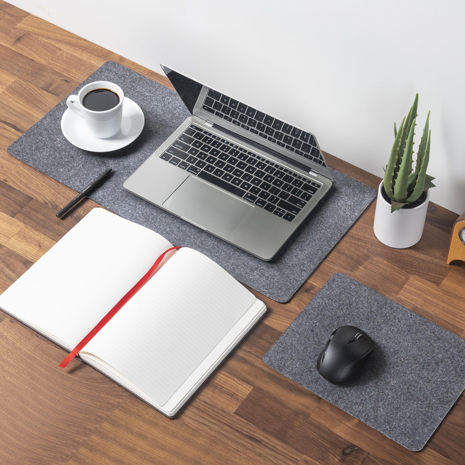 DDDi-Cup Felt Desk Pad (US225)