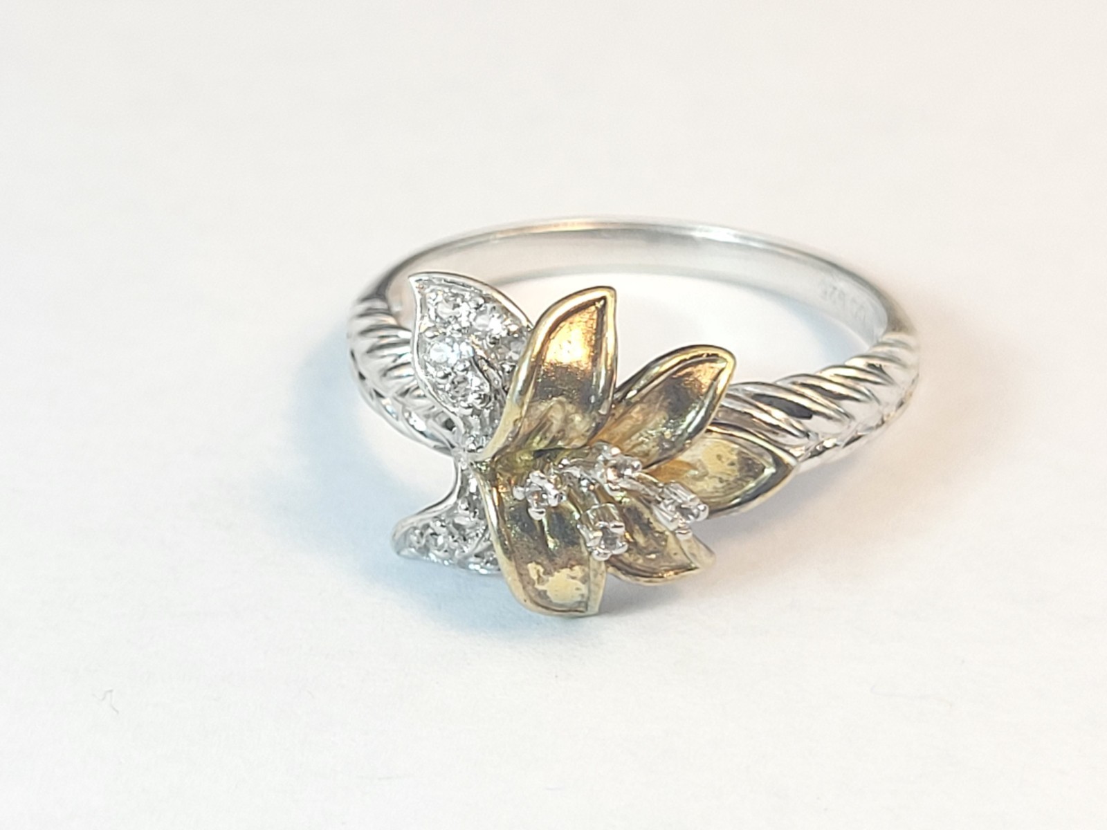 Floral Flower 2 Tone CZ Sterling Silver Ribbed Band Ring Size 10 1/4"