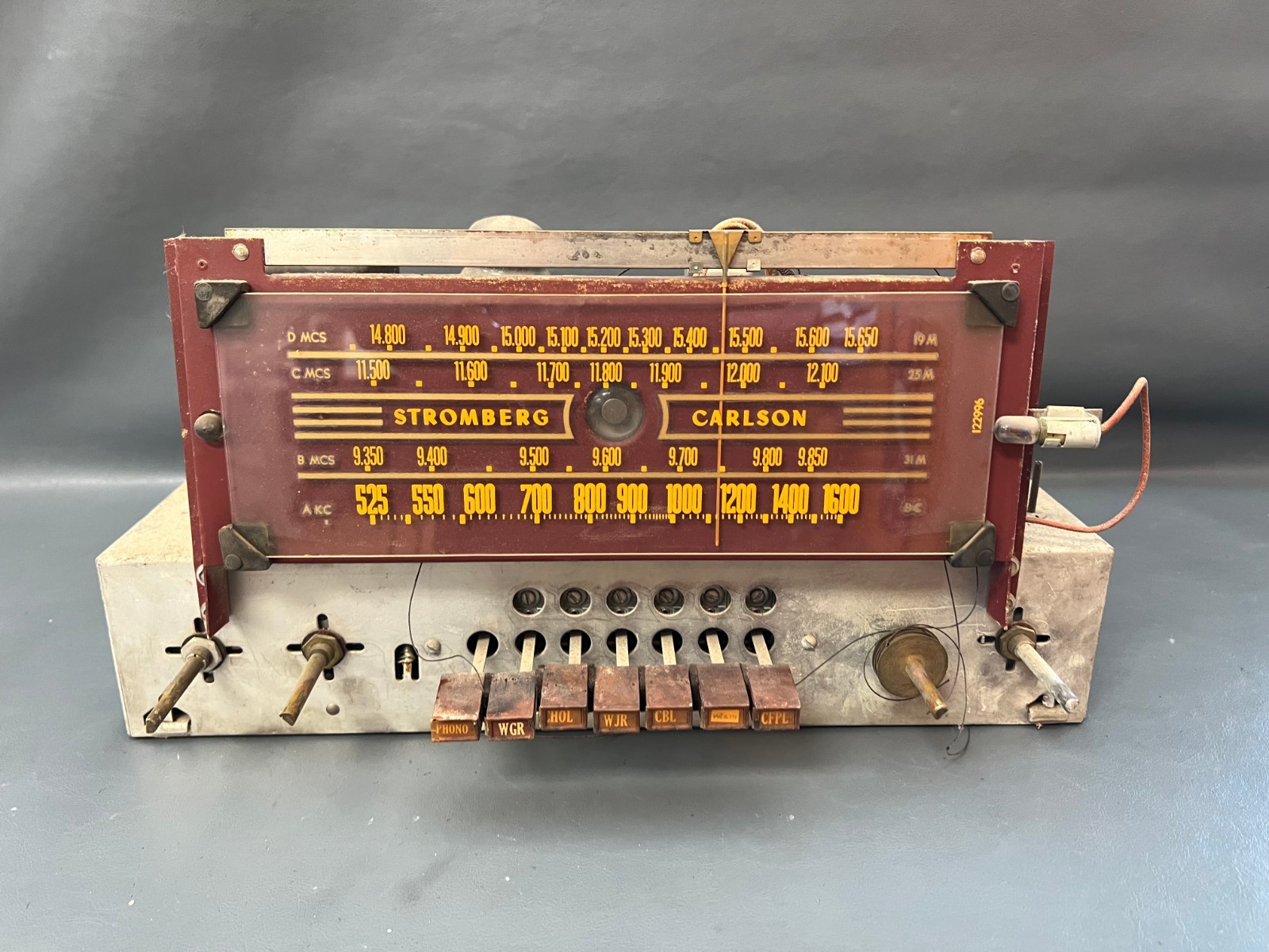 PARTS VTG Stromberg Carlson Model 694 Tube Radio Chassis for Restoration/Parts
