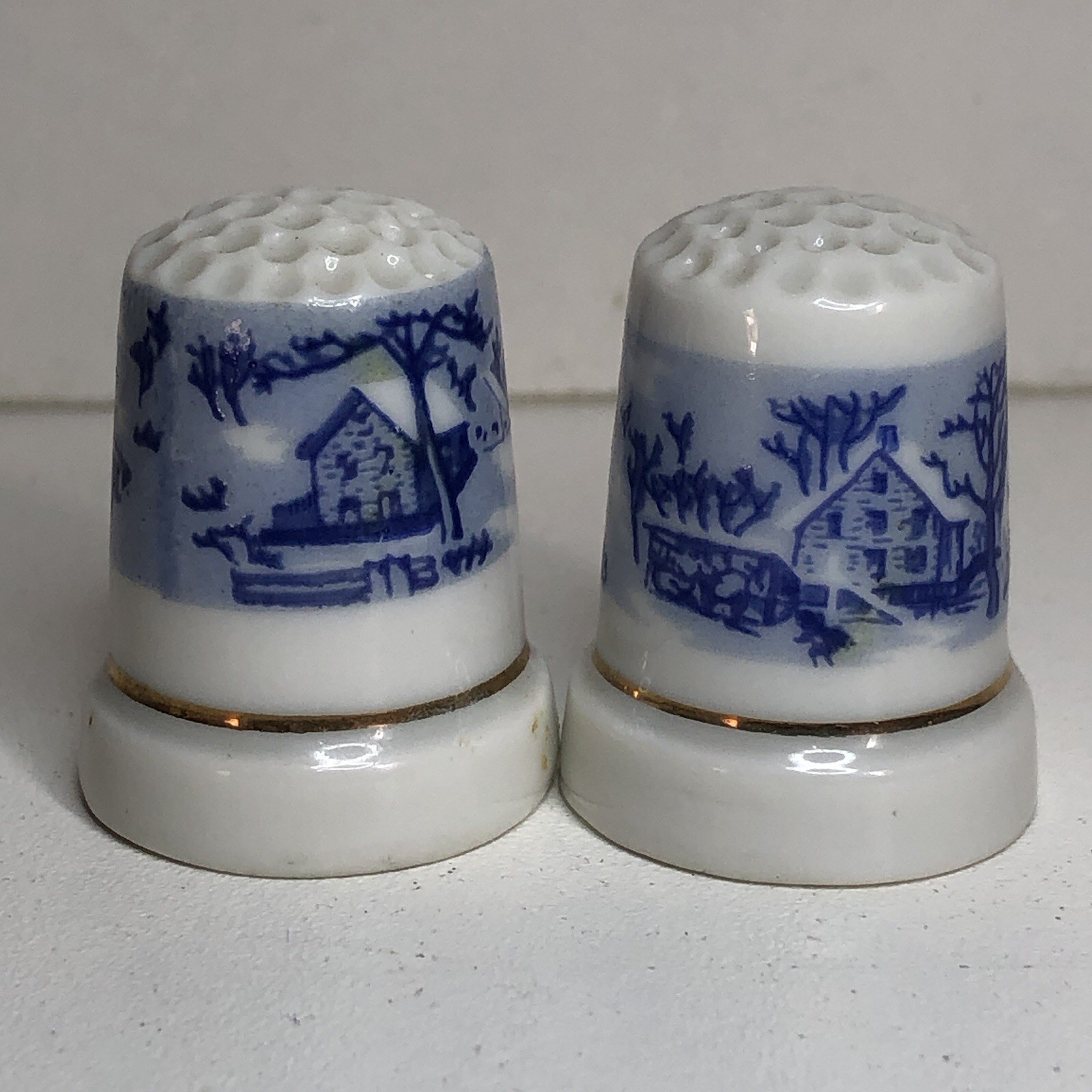 2 Porcelain Thimbles Blue & White, Country, Winter, Farm House Scene VTG SDJ-TD