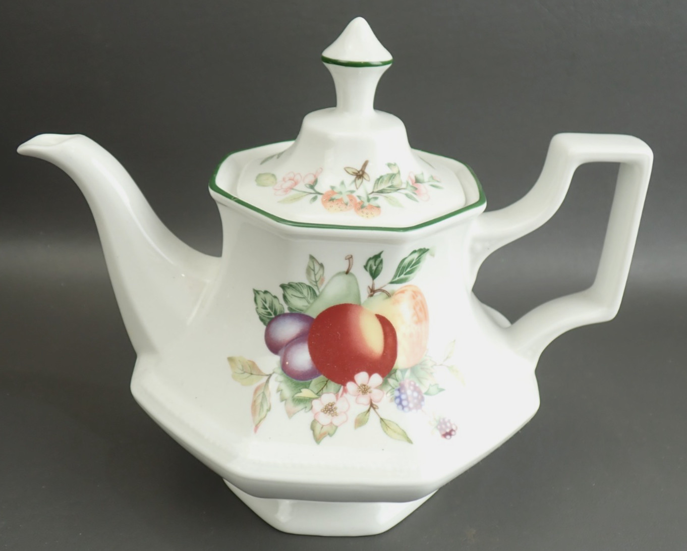 Retired Johnson Brothers England Ironstone Fresh Fruit 4 Cup Teapot & Lid EUC
