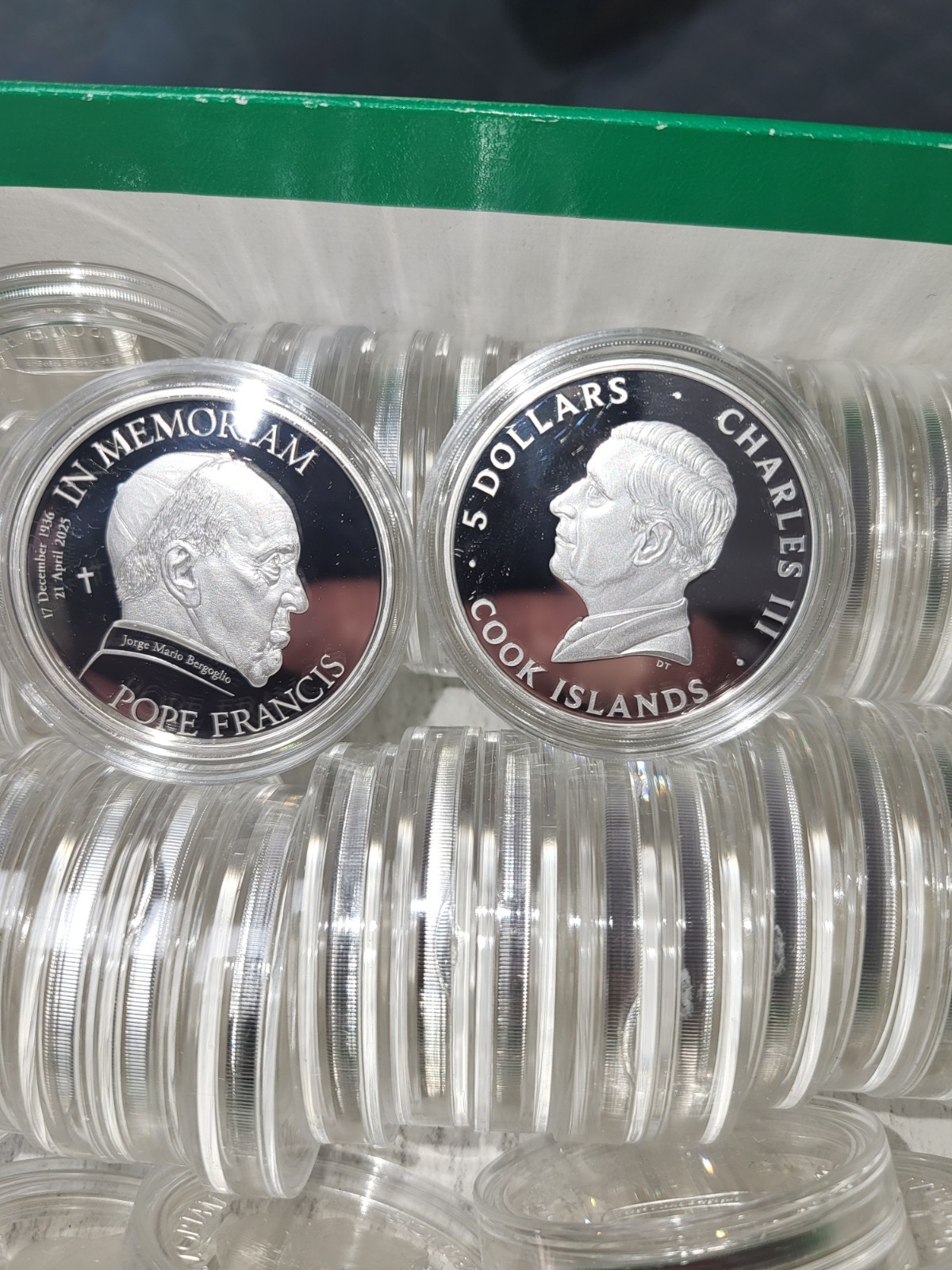 9999 Silver Coin Pope FRANCIS 1oz Cook Island $5 2025