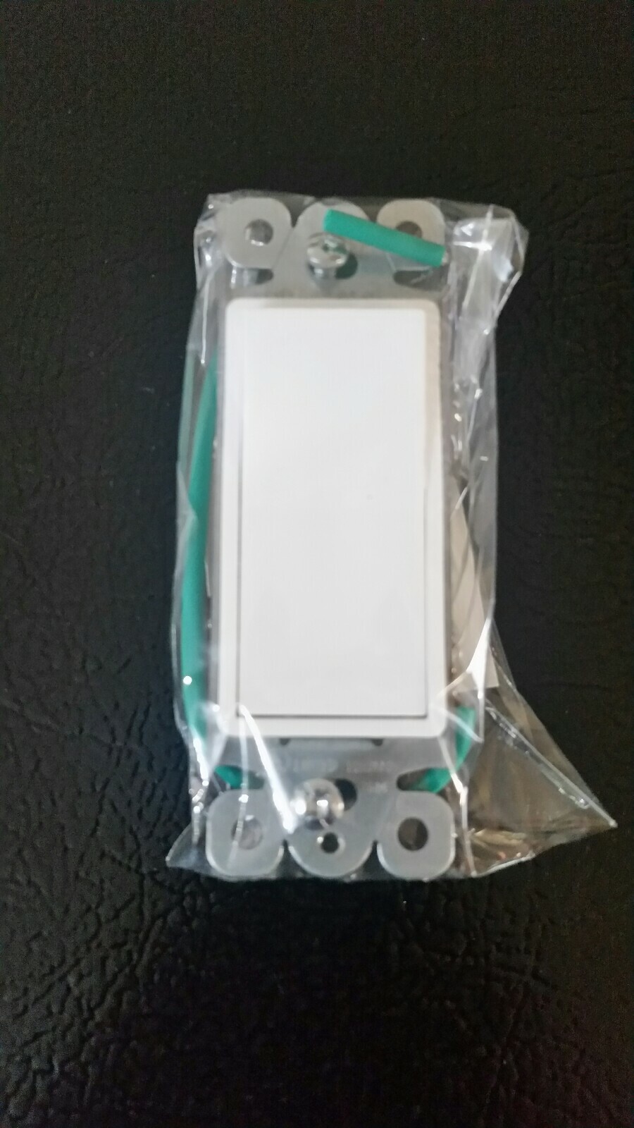 PREFERRED INDUSTRIES™ DECORATIVE ROCKER SWITCH, FOUR WAY, 120-277 VOLTS, 15 AMP,