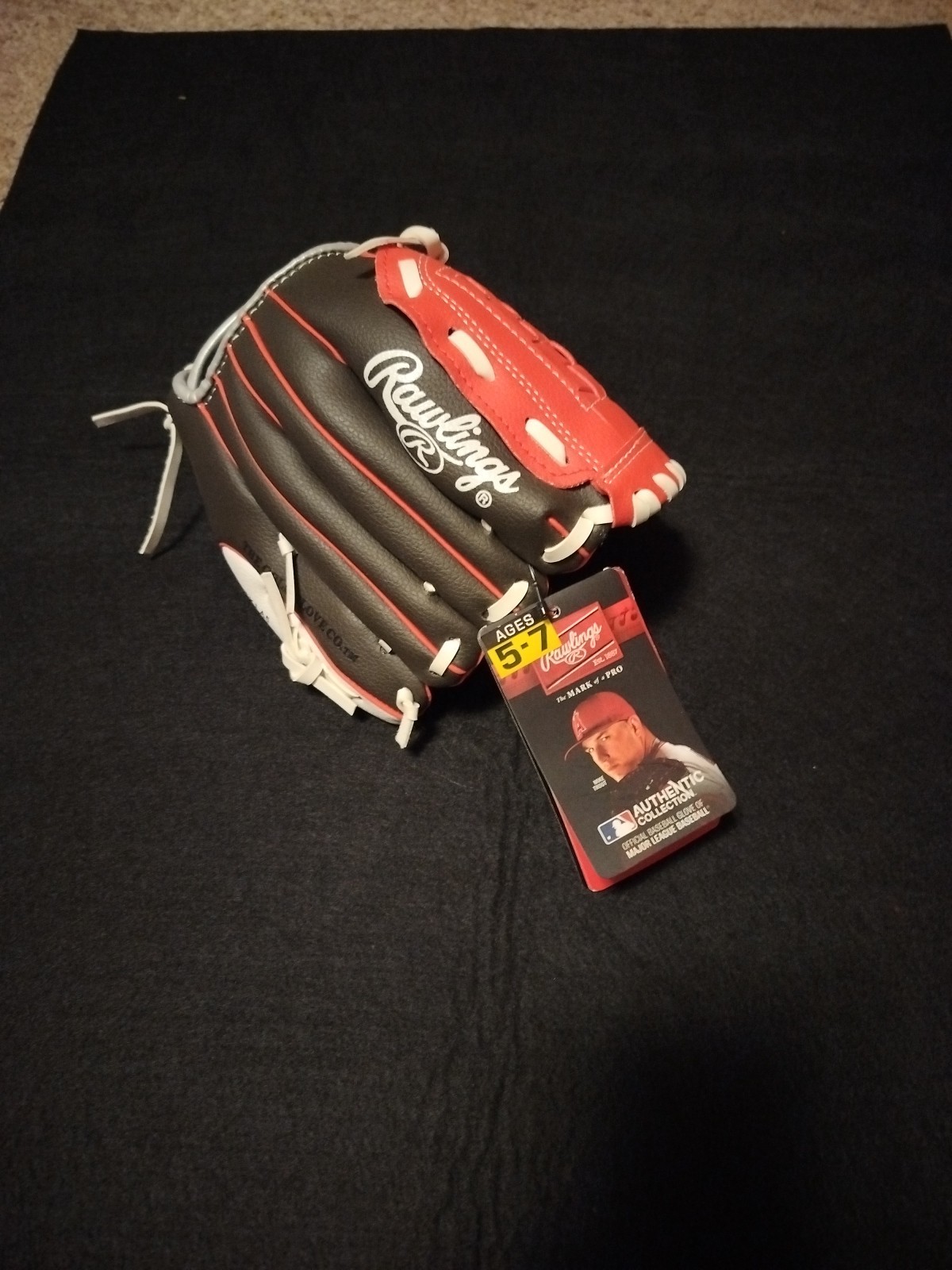 Baseball Glove 10 Inch Rawlings Brand Players Series Red and Black Color New LHT