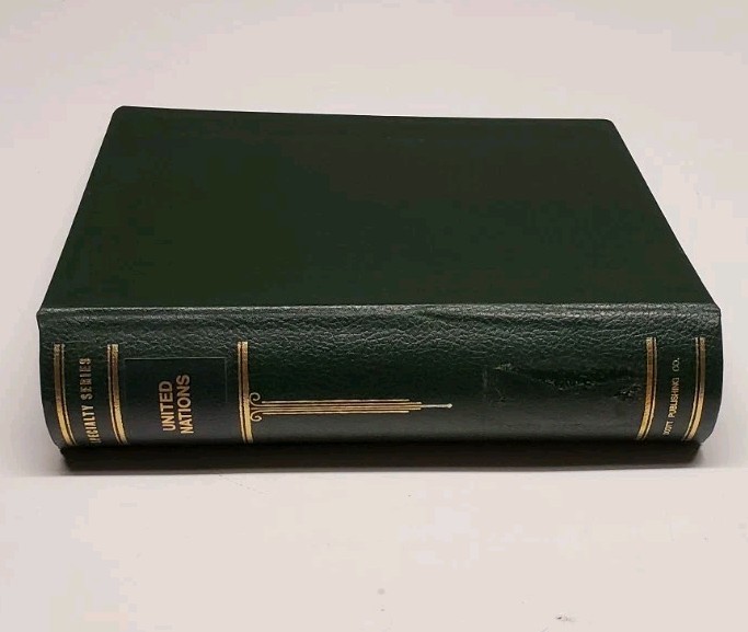 Vintage Scott United Nations Specialty Stamp Binder Green 3"
