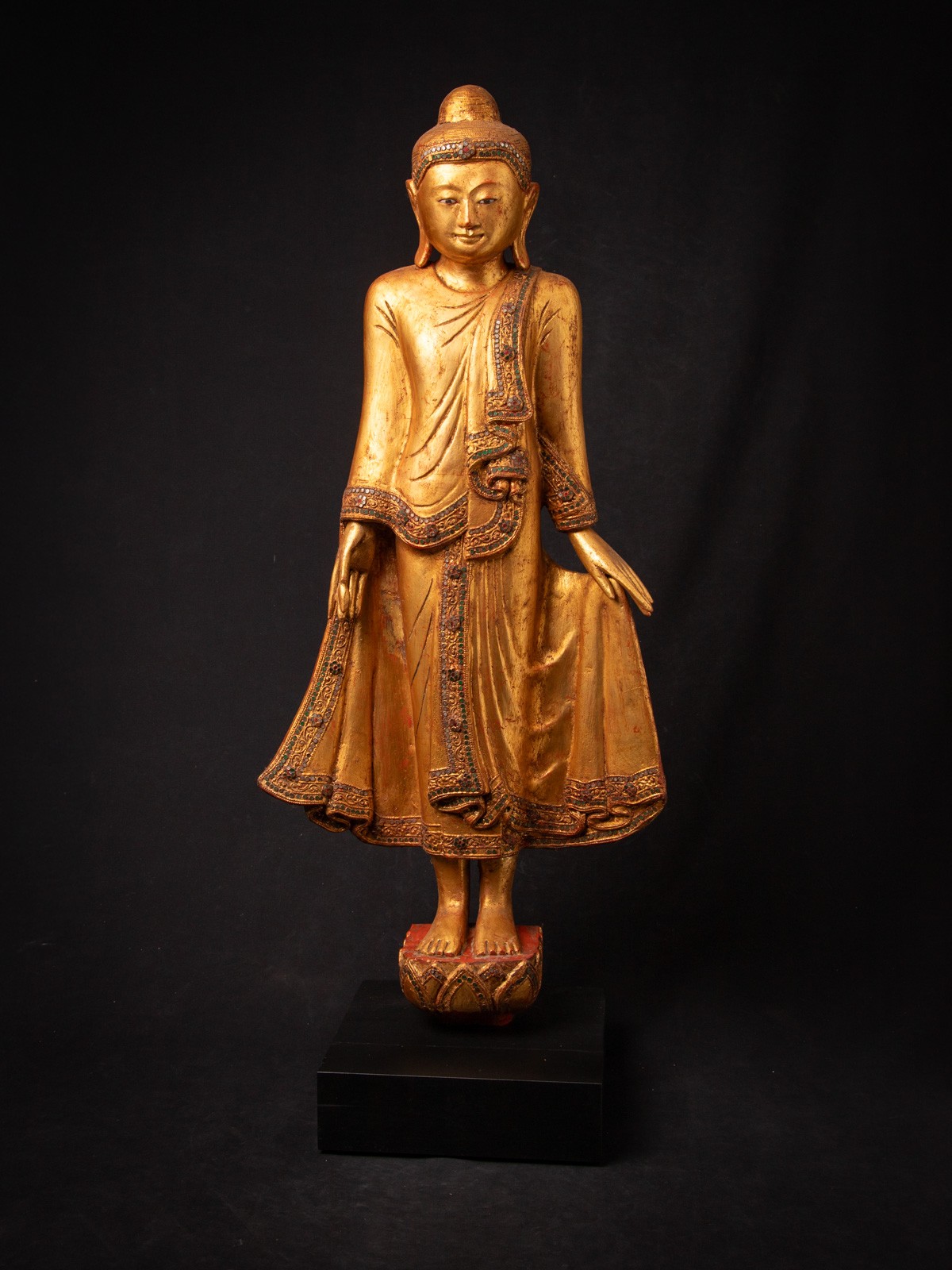 Antique wooden Burmese Mandalay Buddha from Burma (Myanmar), Early 20th century