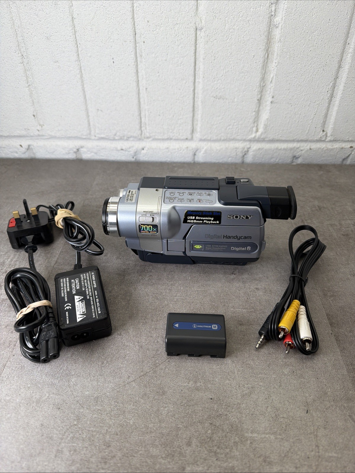 SONY DCR-TRV355E Digital8 Camcorder Digi8/ Hi8 / Video8 Playback - Read
