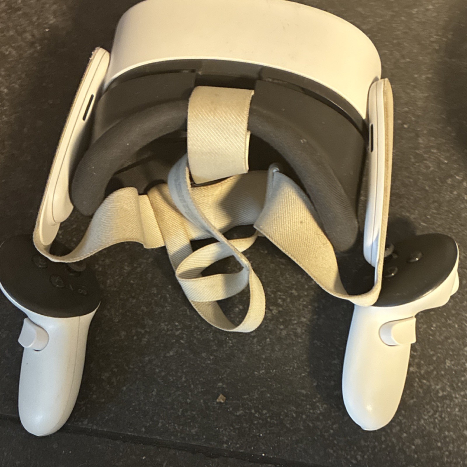 Meta Quest 2 White Standalone VR Headset with Two Controllers Part of top broken