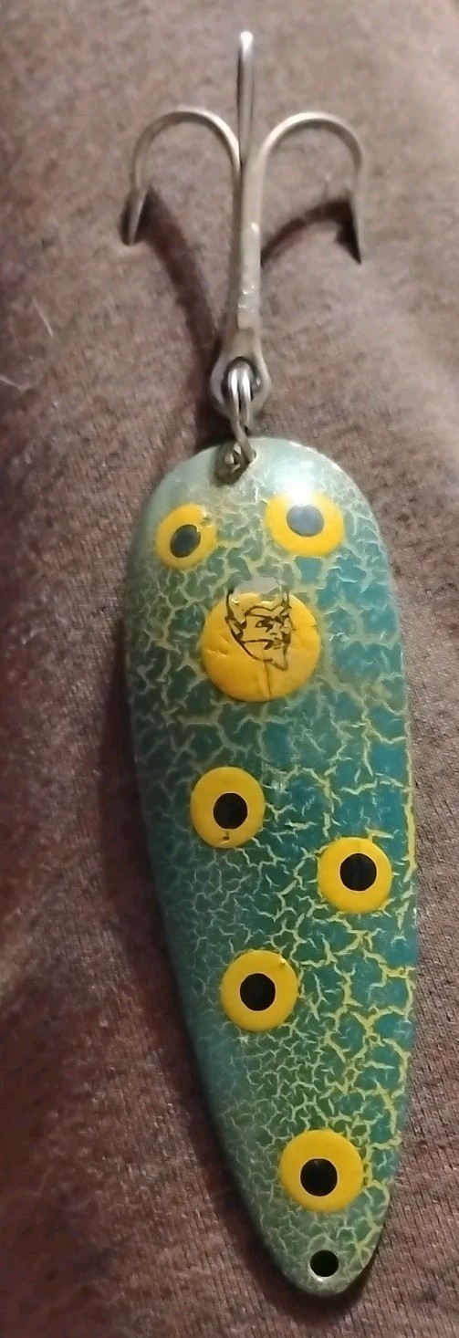 Vintage Dardevle Fishing Lure Green and Yellow 1 OZ