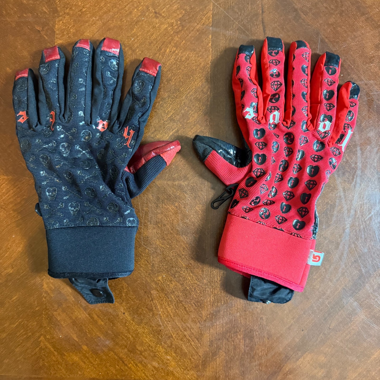 Burton Y2K Snowboard Red Black Skull Heart Rare Ronin Piste Off Gloves XL
