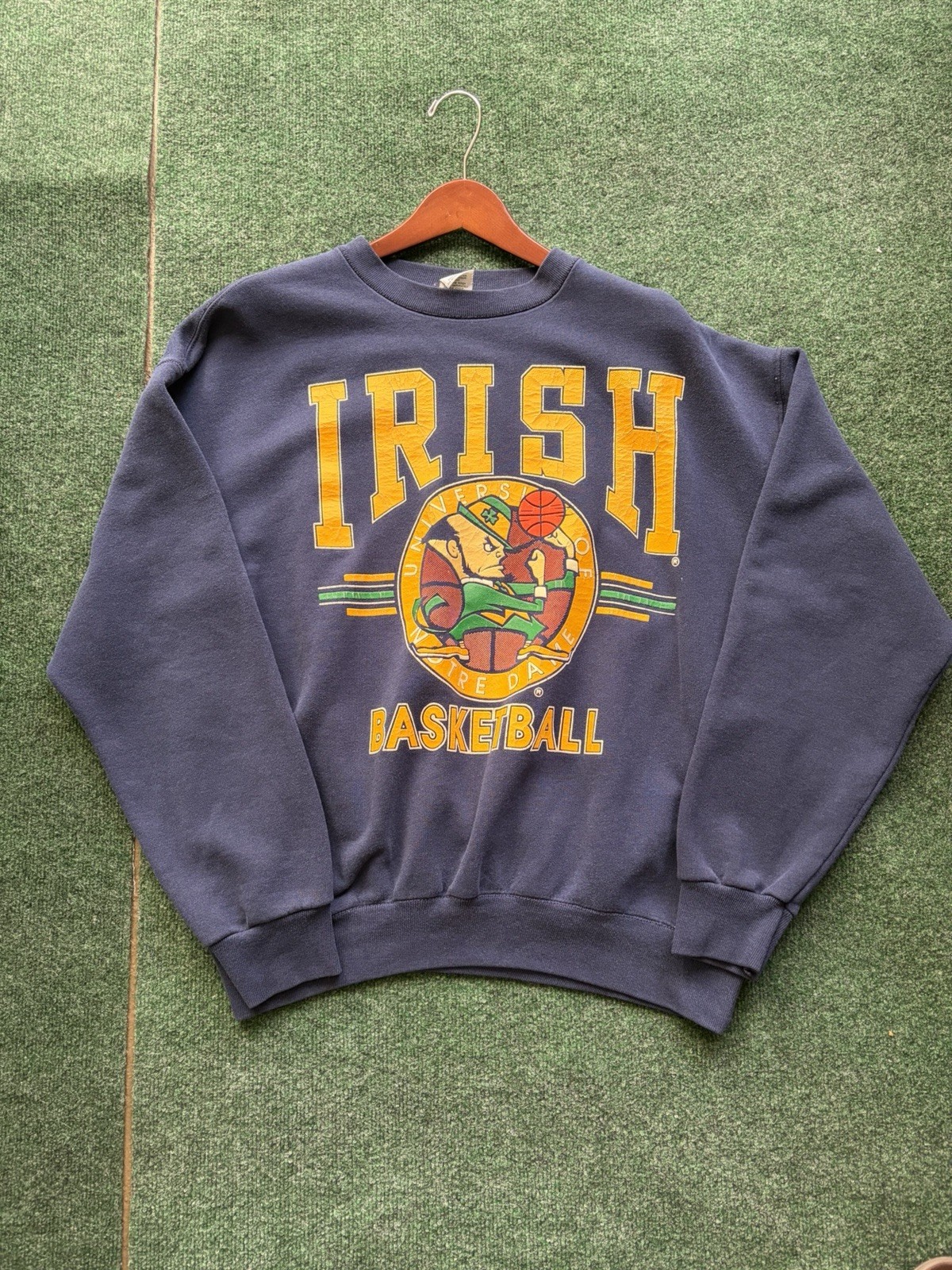 Vintage Notre Dame Fighting Irish Basketball Made In USA Crewneck Size XL